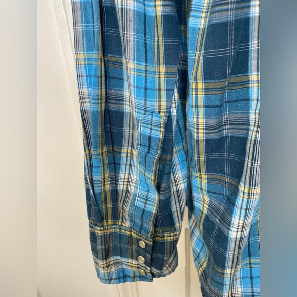 WRANGLER Pearl Snaps Western Blue Plaid Button-Up Shirt. - Picture 7 of 10